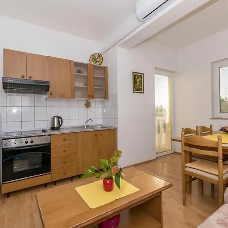 Ton?i Apartment